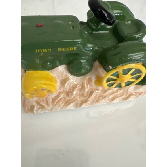 Vintage John Deere Ceramic Tractor Salt Shaker - Picture 9 of 9